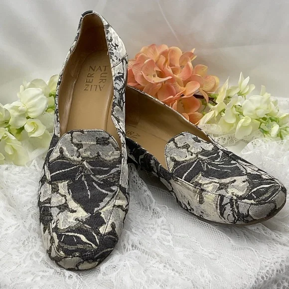 Naturalizer Kate Women’s Loafers Black and Cream Floral Pattern Flats Sz9 #0206 - Picture 1 of 11